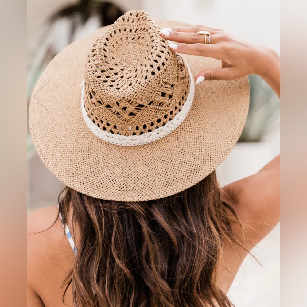 Pink Lily SOUNDS OF SUMMER IVORY BAND STRAW TAN HAT